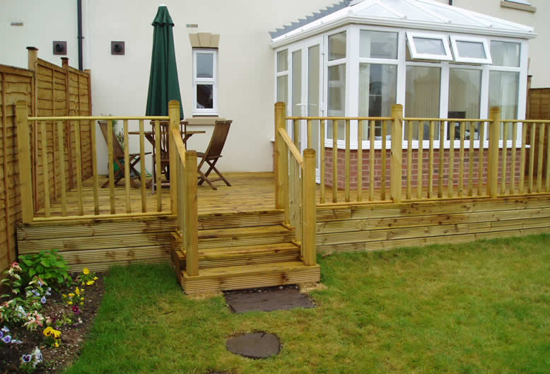 decking by Hartley Landscapes